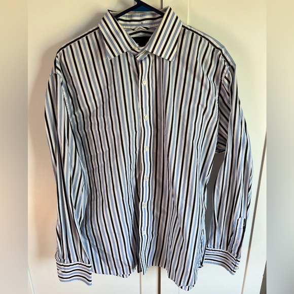 EXPRESS BLUE/WHITE BUTTON DOWN CLASSIC FIT DRESS SHIRT. SIZE XL. - Picture 1 of 3